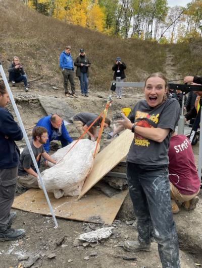 Paleontologists in Alberta carefully remove a huge dinosaur skull from the ground. (Photo: Philip J. Currie Dinosaur Museum, via X.)